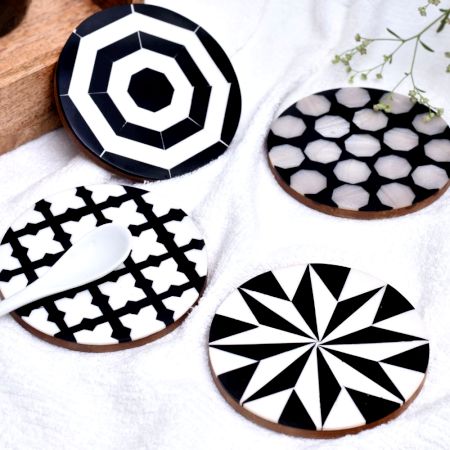 Handmade Black and White Round Resin Set of 4 Decorative Table Coasters